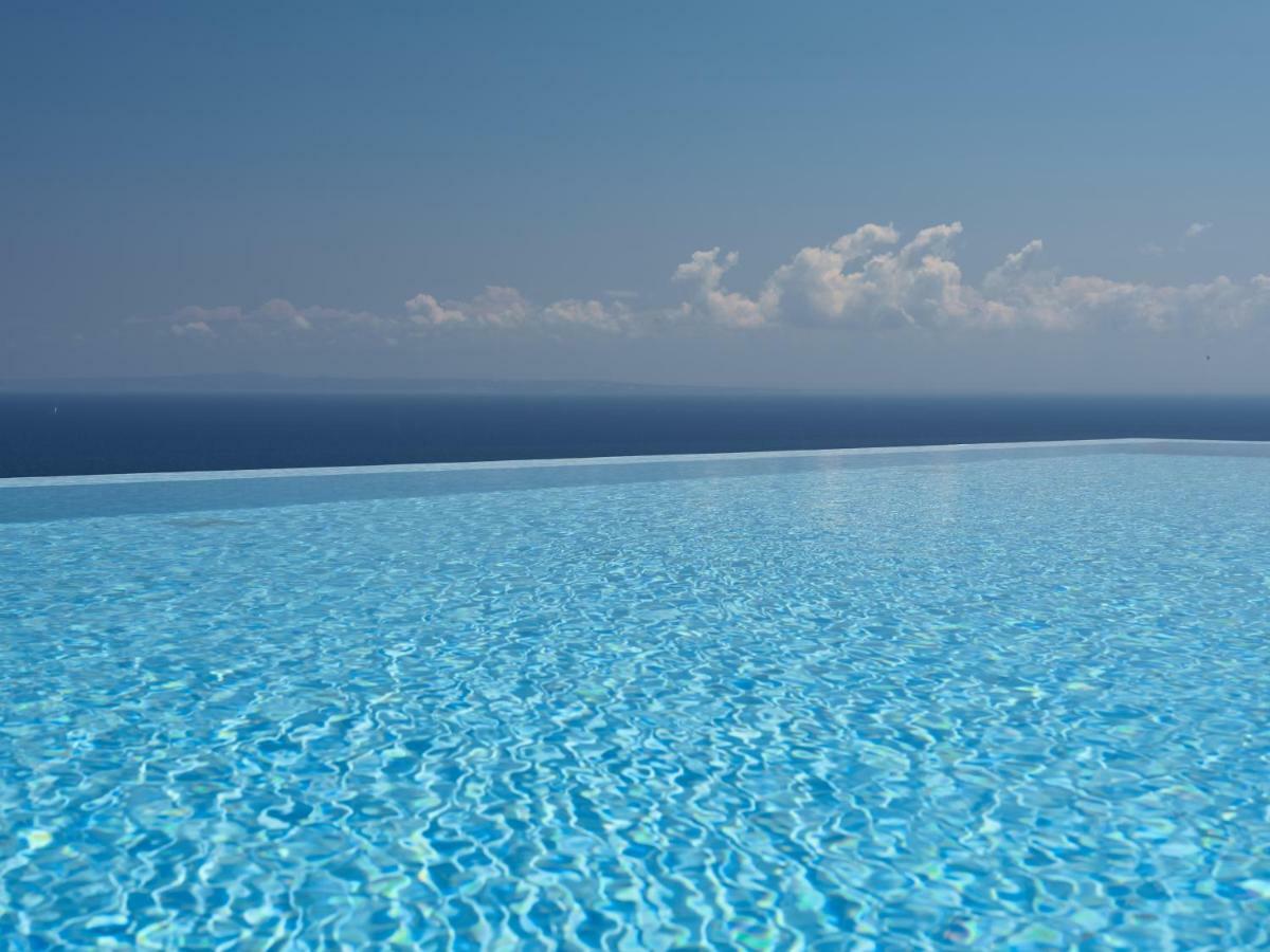 Golden July Luxury Villa Akrotiri  Exterior photo